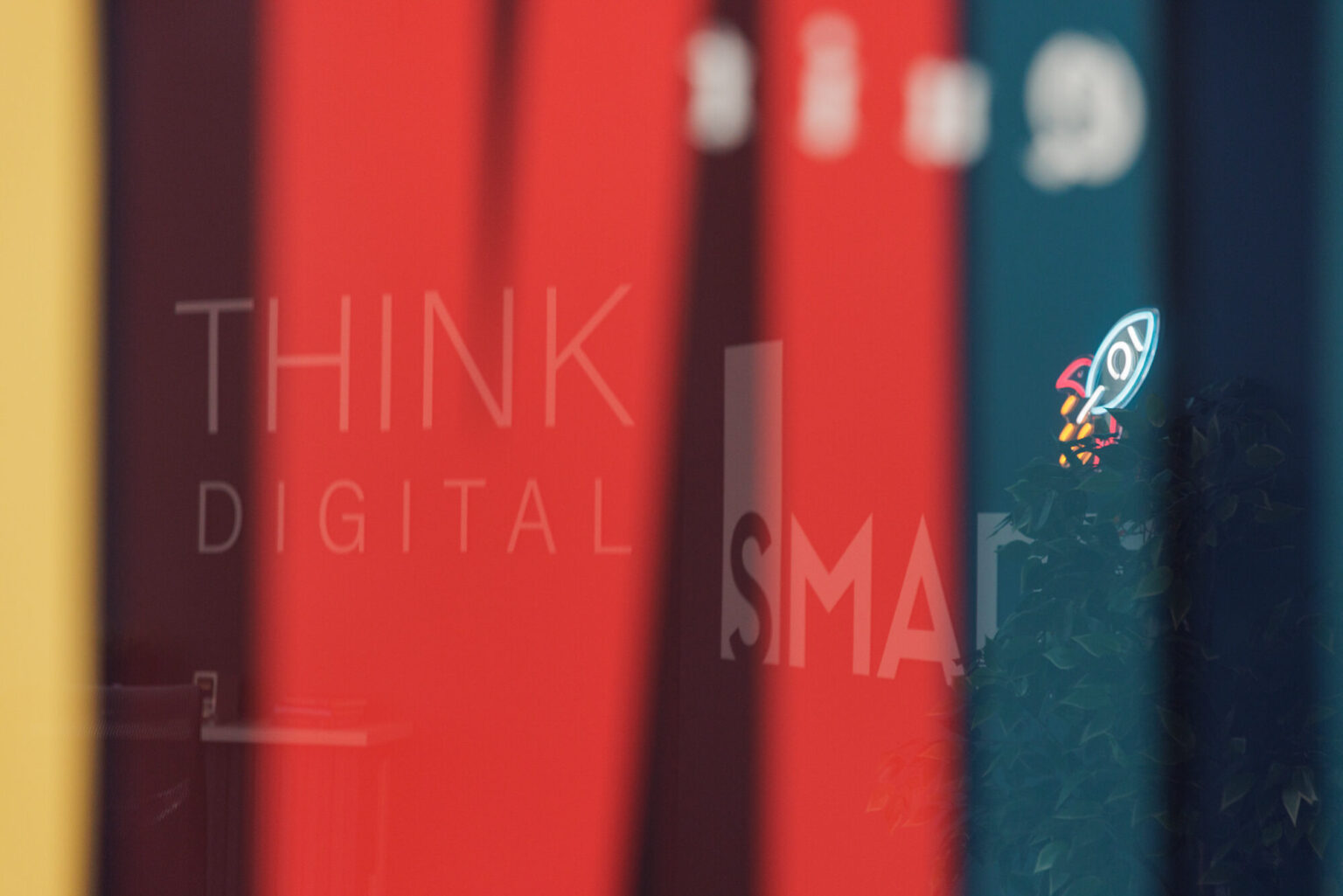 Riunione di lavoro nell'ufficio Smarthink